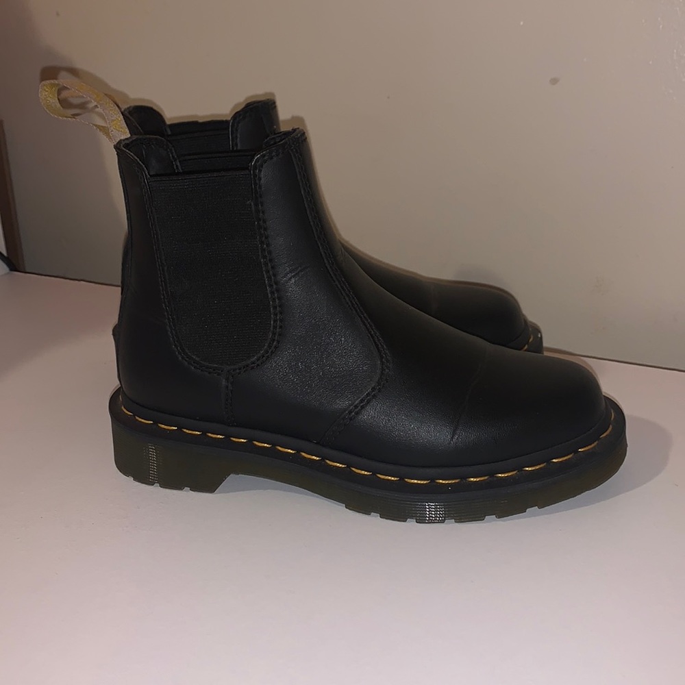 2976 Women’s Chelsea Boots